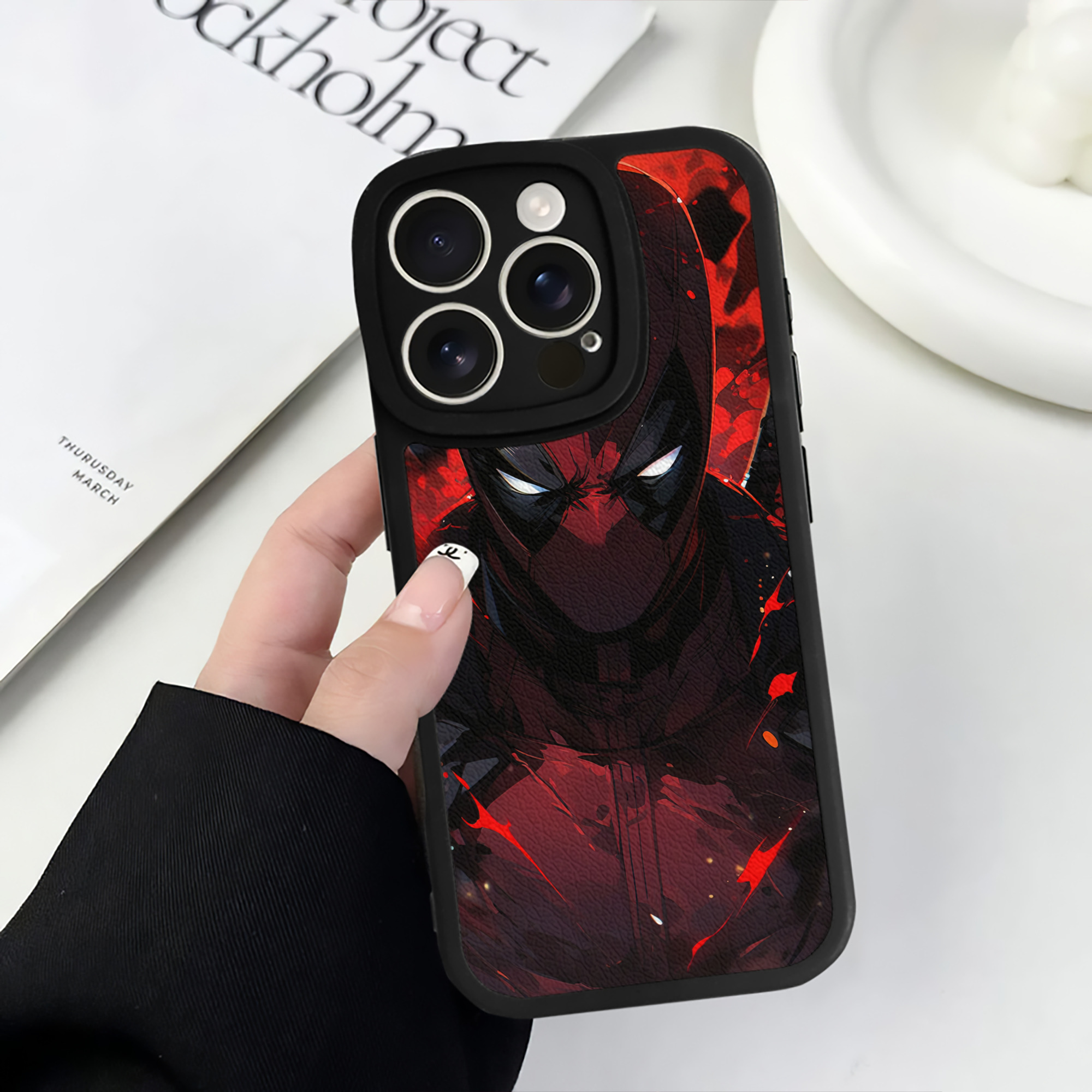 （画像用） Deadpool デッドプール 【iPhone 16シリーズ対応】シリコンスマホケース（レザー調） 材質：シリコン